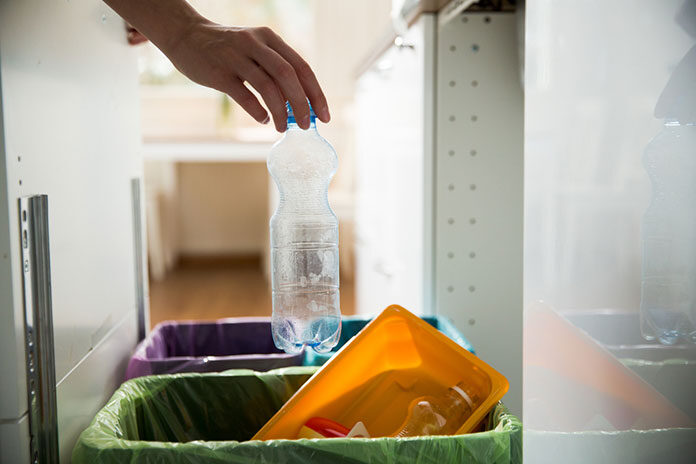 Dlaczego warto sięgnąć po biodegradowalne worki na śmieci