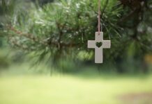 W którym miejscu w domu powinien wisieć krzyż?